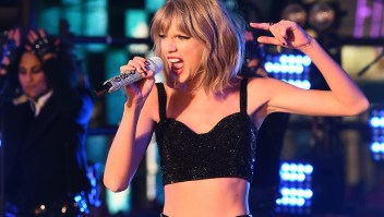 Taylor Swift, una de las cantantes más importantes de música pop, pidió a Spotify que retirara su música por diferencias en cuanto a la compensación por la transmisión de su música. Ahora, también logró que Apple Music cambiara sus políticas al respecto