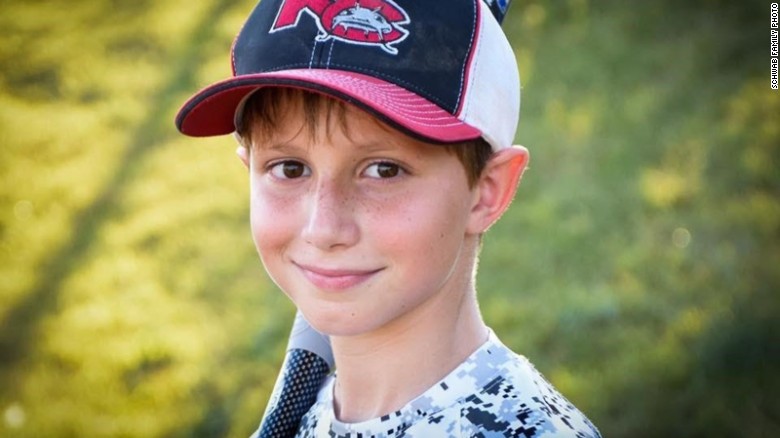 Caleb, el menor de 10 años que murió en el parque acuático tras lanzarse por el tobogán más alto del mundo.