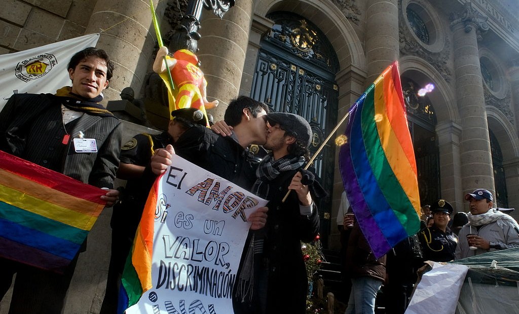 Members of the gay community demand the approval of the homosexual marriage in front of the local Congress in Mexico City, on December 21, 2009. AFP PHOTO/Alfredo ESTRELLA (Photo credit should read ALFREDO ESTRELLA/AFP/Getty Images)