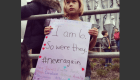 "Su nombre es Ella Naylor, de 6 años, y yo la sostuve de bebé cuando sucedió Sandy Hook y juré que no dejaría que eso le pasara a otra mamá. Los defraudé, pero no puedo esta vez". Marcha por Nuestras Vidas en Londres, Reino Unido. (Crédito: Wendy Tarpley-Naylor/Instagram)