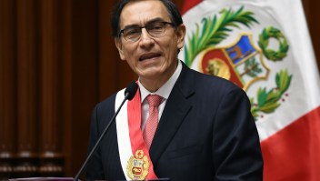 Peru's new President Martin Vizcarra delivers a speech after taking oath during a ceremony at the Congress in Lima on March 23, 2018. / AFP PHOTO / Cris BOURONCLE (Photo credit should read CRIS BOURONCLE/AFP/Getty Images)
