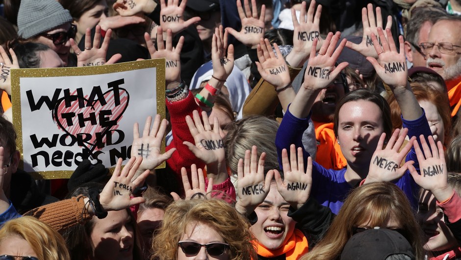 "Nunca más". "Nunca más". El mensaje de cientos de miles de personas por el control de armas en Estados Unidos en la Marcha por Nuestras Vidas (Crédito: Chip Somodevilla/Getty Images)