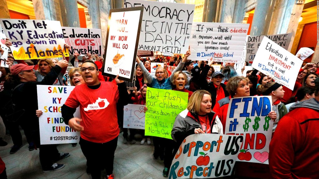 Mega marcha de maestros se toma estados de Kentucky y Oklahoma