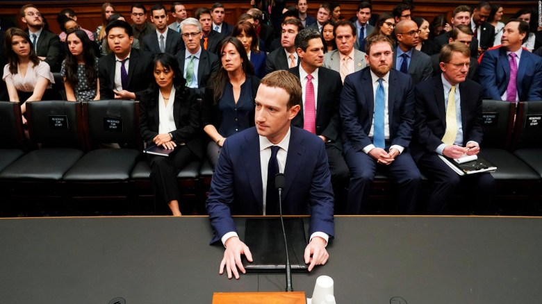 Lo que Zuckerberg hará diferente en el 2018