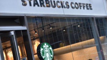 Por un día, Starbucks cierra sus puertas para educar sobre prejuicio racial