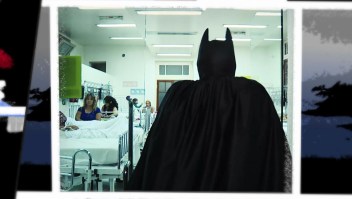 Los Inusuales: El "Batman" solidario de La Plata