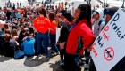 Protestan por el control de armas 19 años después de Columbine
