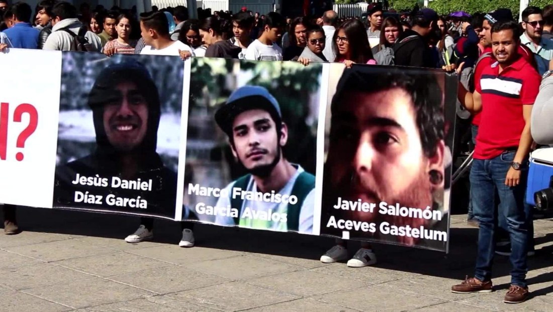 Amigos y familiares piden justicia para estudiantes asesinados en Jalisco
