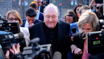 epaselect epa06754978 Archbishop Philip Wilson (C) leaves the Newcastle Local Court in Newcastle, New South Wales, Australia, 22 May 2018. Adelaide Archbishop Philip Wilson has been found guilty on four charges of concealing child sexual abuse during the 1970's. EPA-EFE/PETER LORIMER AUSTRALIA AND NEW ZEALAND OUT