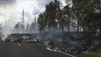 Rescatistas suspenden evacuaciones de puerta a puerta en zonas peligrosas en Hawai