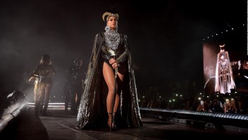 Showbiz Expres Beyonce y JLo hacen historia