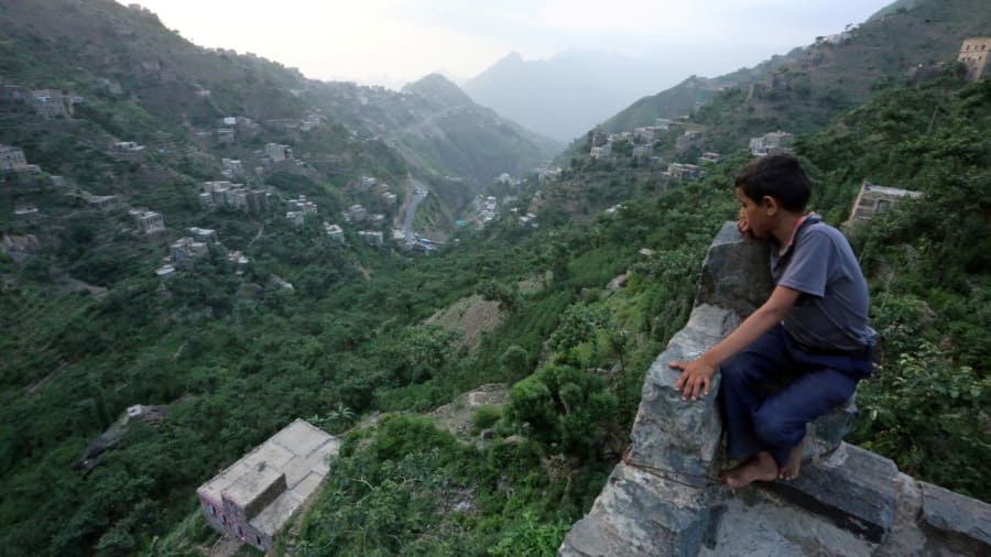 Montaña Dhalamlam, Yemen: las personas que viven aquí están tan elevadas que se ven excluidas de la guerra que asola a esa nación.