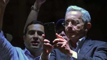 Abogado de Uribe asegura que hay irregularidades en el caso por soborno y fraude procesal