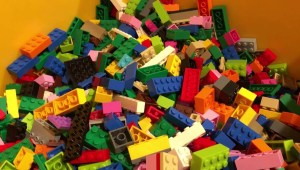 Pieza a pieza LEGO construye un imperio en México
