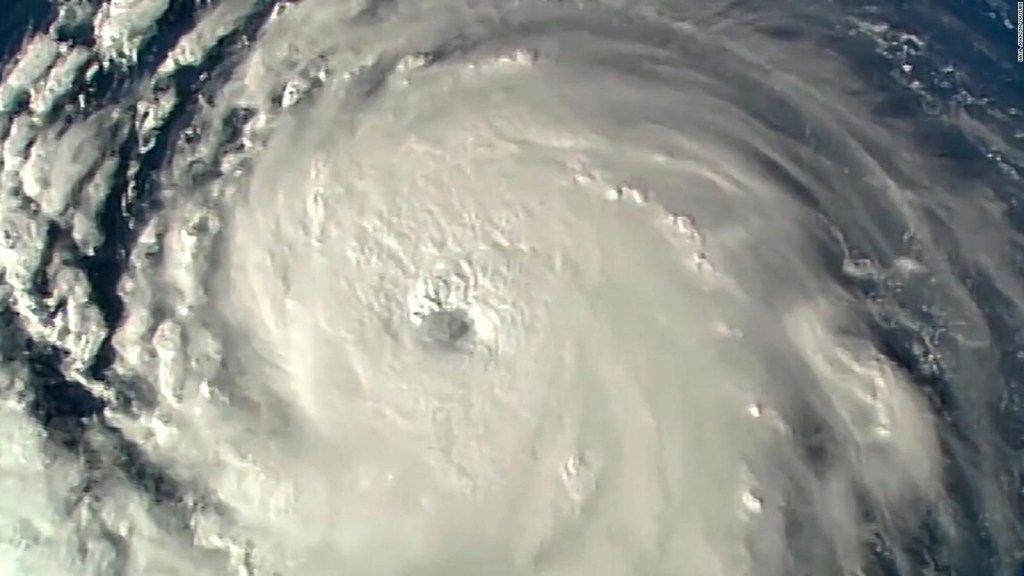 Las autoridades en la costa este se preparan para recibir al huracán Florence