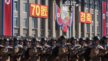 Desfile militar conmemora la fundación de Corea del Norte