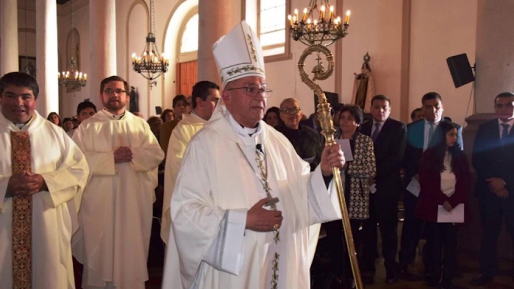Denunciantes de la Iglesia chilena hablan de la renuncia de obispos por abusos
