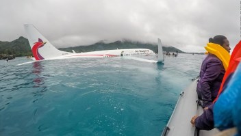 El accidentado aterrizaje de un avión que terminó en el mar