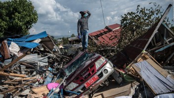 Sobrevivientes en Indonesia relatan el pánico que vivieron