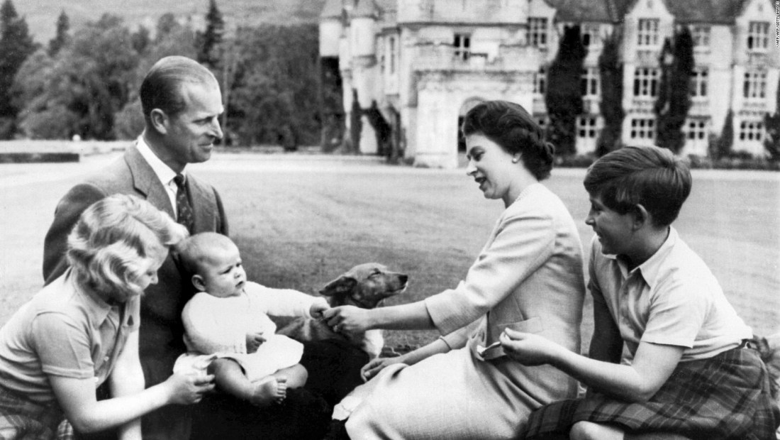 Los bebés reales de la Corona británica a través del tiempo