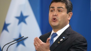Invitación al presidente de Honduras para discutir situación de migrantes