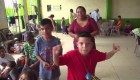 Escucha qué piden estos niños hondureños de la caravana migrante