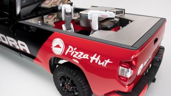 Pizza Hut y Toyota se unen para entregar pizzas