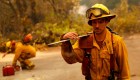 ¿Por qué los incendios en California se están propagando tan rápido?