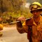 ¿Por qué los incendios en California se están propagando tan rápido?