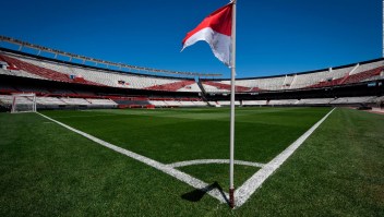 Suspenden indefinidamente la final de la Copa Libertadores