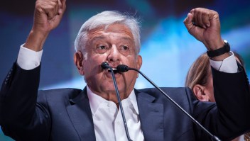 López Obrador en una imagen la noche que ganó las elecciones en México. (Crédito: Pedro Mera/Getty Images)