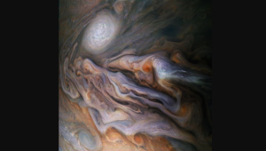 La imagen de las nubes de Júpiter fue tomada por el satélite JunoCam a unos 7.000 kilómetros de distancia. (Crédito: NASA/JPL-Caltech/SwRI/MSSS/Gerald Eichstädt/Seán Doran)