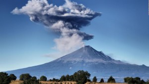 Despertó de nuevo el gigante volcán  Popocatépetl