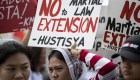 Filipinas: Miles protestan contra extensión de Ley Marcial