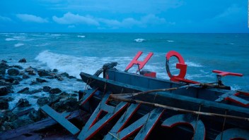 Tsunami en Indonesia impacta a los famosos
