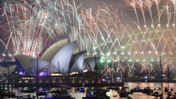 El mundo recibe el 2019 con fiesta y fuegos artificiales
