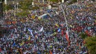 Miles de jóvenes esperan la llegada del papa a Panamá