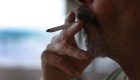 Solo a la edad de 100 años podrías comprar cigarillos en Hawai, según proyecto de ley