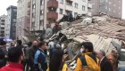 Al menos 2 muertos tras colapsar edificio en Estambul