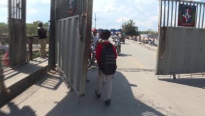 Haitianos buscan educación en República Dominicana