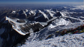 El derretimiento de los glaciares del Everest expone cadáveres de montañistas
