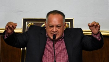 Constituyentes votan por quitar inmunidad a Guaidó