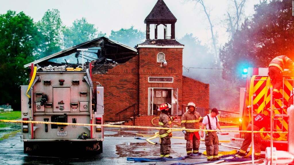 Incendios sospechosos de tres iglesias en Louisiana
