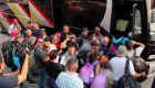 Cientos de migrantes conforman la "Caravana del Viacrucis"