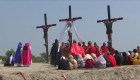 Filipino se crucifica 33 veces