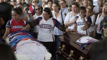 Minatitlán entierra a las víctimas de la masacre
