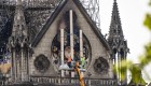 Fumaban en Notre Dame trabajadores encargados de su renovación