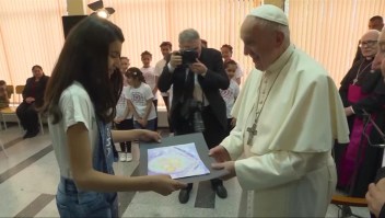 Papa Francisco visita campamento de refugiados en Bulgaria