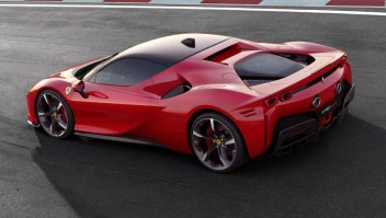 Ferrari presenta su SF90 Stradale