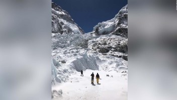 Encuentran cadáveres y basura en el Monte Everest